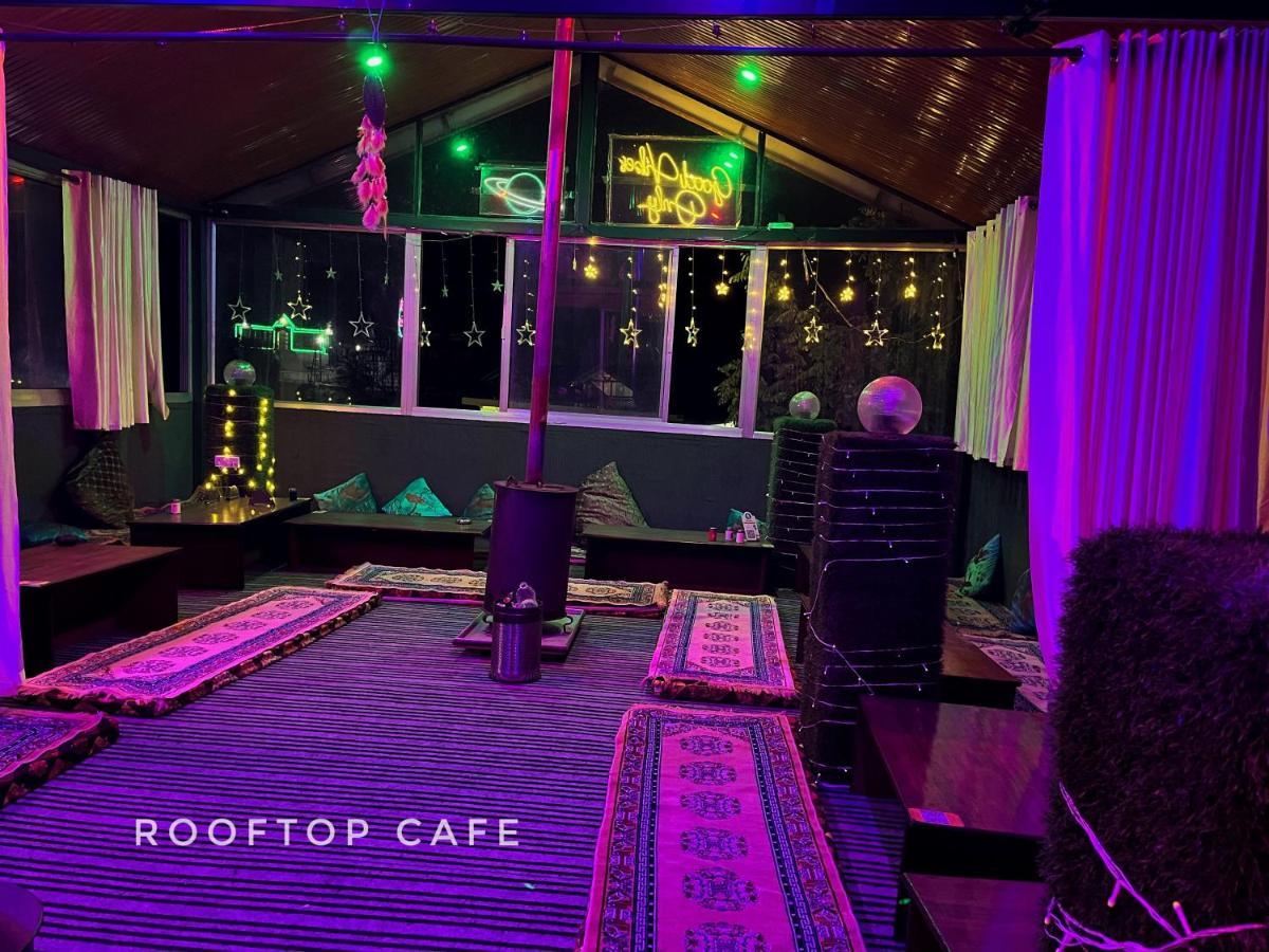 I Love Kasol Hostel & Rooftop Cafe Extérieur photo